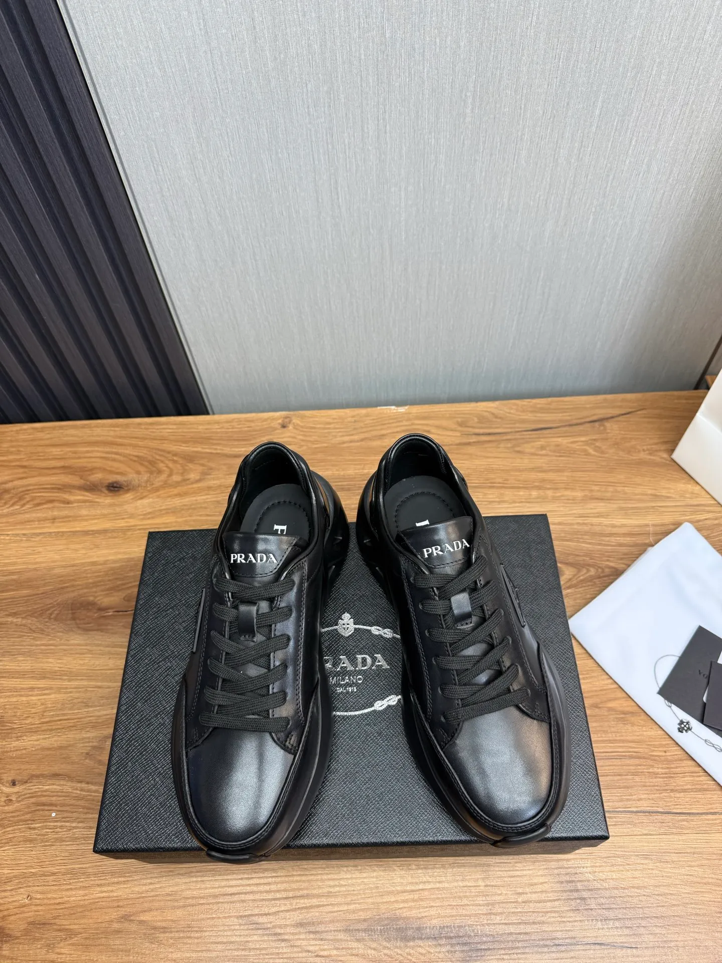 Men's shoes 💰820💰 [PRADA] New models synchronized with the official website, high-quality shipments ✔️Best sellers🔥 Original cowhide + cowhide lining, 1🆚1 replica, original bottom, 38-45 (men's 38.45 custom-made, non-returnable)